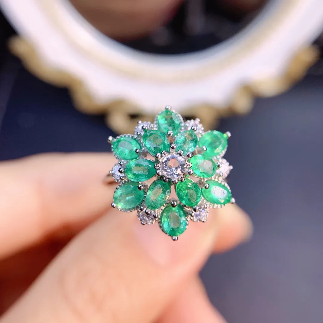 Emerald Luxury Flower Ring S925